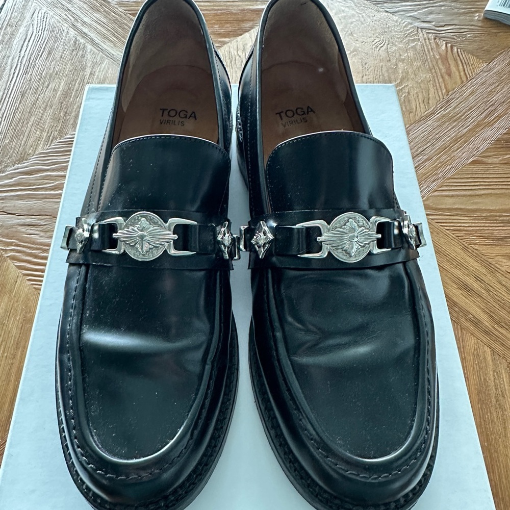 Men’s size 45 used dress shoe